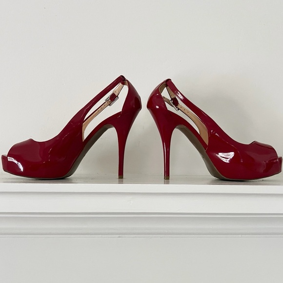 Guess Women’s Platform heel - Picture 3 of 5